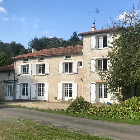 Moulin Sous La Vergne Nanteuil-en-Vallee Exterior photo